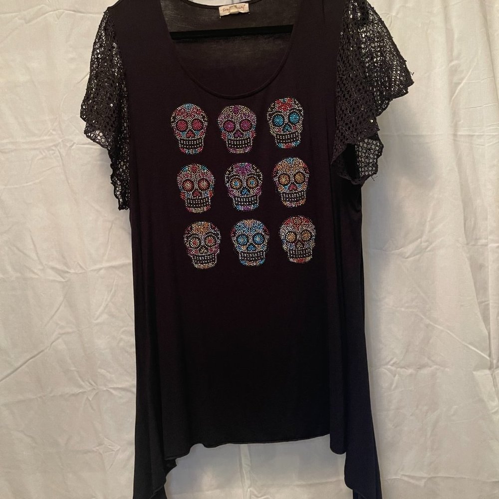 EUC Top w Decorative Skulls